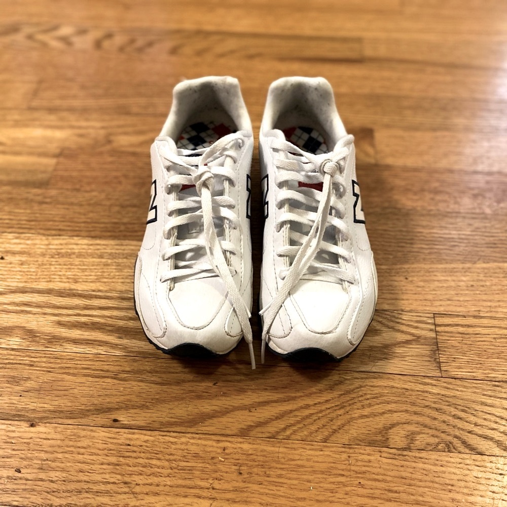 New Balance - Picture 3 of 5